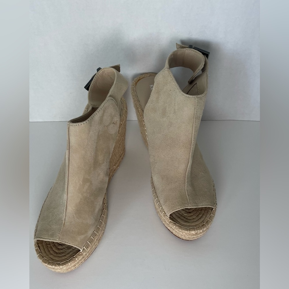 Kenneth Cole SUEDE Size 9 Wedge Sandal